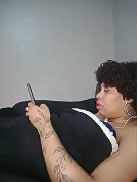 Snapshot of Su_Duarte_1 chatting on July 2026 03:23:01 AM Su Duarte 1 online show from July 2026 03:23:01 AM