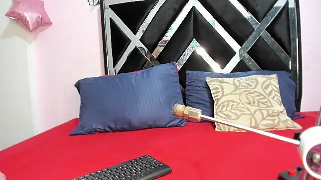 Snapshot of GabyyJones chatting on July 2026 01:43:01 AM GabyyJones online show from July 2026 01:43:01 AM