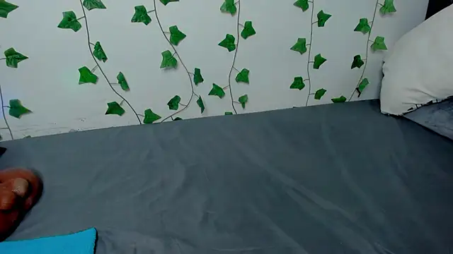 Miaa Garcia online show from December 2025 12:27:02 AM