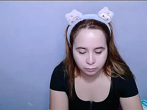 SubLayla01 online show from March 2026 06:15:01 PM