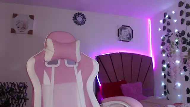 GabyVandriel online show from December 2024 01:32:02 AM