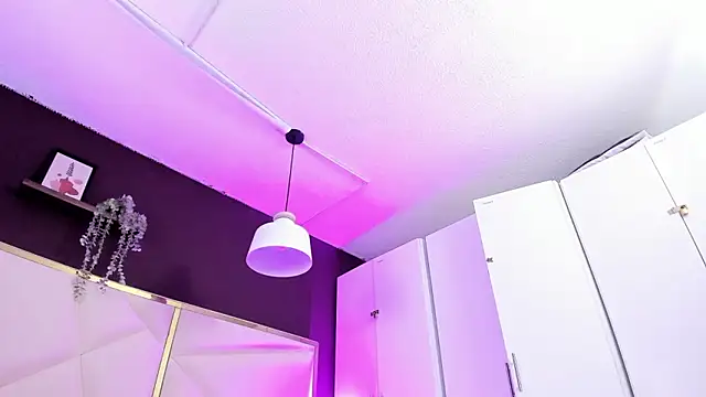 April bowie online show from March 2026 12:33:01 PM