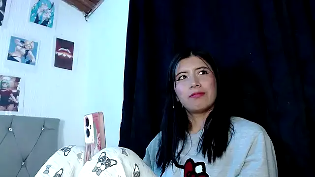 Snapshot of Yeimy_sweetf chatting on January 2025 01:56:01 AM Yeimy sweetf online show from January 2025 01:56:01 AM