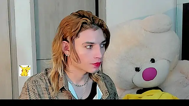 Snapshot of honey_skin chatting on December 2024 11:48:01 PM honey skin online show from December 2024 11:48:01 PM