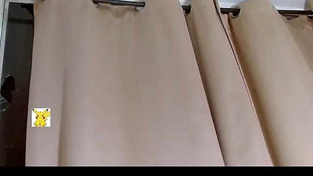 Snapshot of honey_skin chatting on February 2025 04:27:01 AM honey skin online show from February 2025 04:27:01 AM