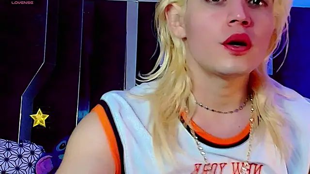 Snapshot of honey_skin chatting on May 2026 10:36:01 AM honey skin online show from May 2026 10:36:01 AM