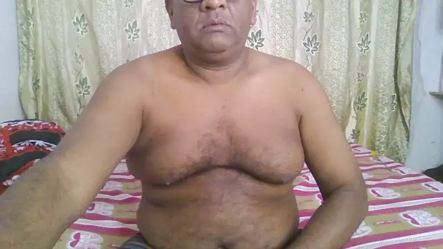 Snapshot of Beargryzzly chatting on December 2024 02:42:01 AM Beargryzzly online show from December 2024 02:42:01 AM