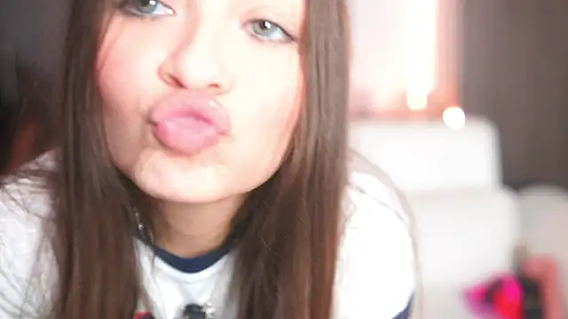 Snapshot of katlyn_martins chatting on April 2026 06:50:01 PM katlyn martins online show from April 2026 06:50:01 PM