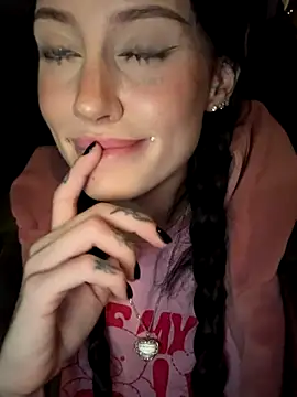 Melissa crazy online show from October 2025 03:46:02 PM