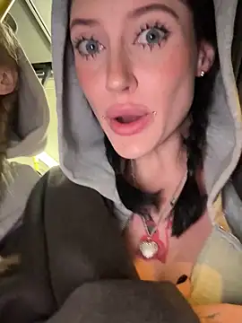 Melissa crazy online show from October 2025 03:18:01 PM