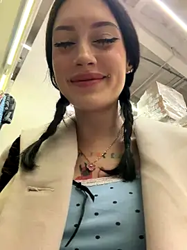 Melissa crazy online show from December 2025 03:41:02 PM