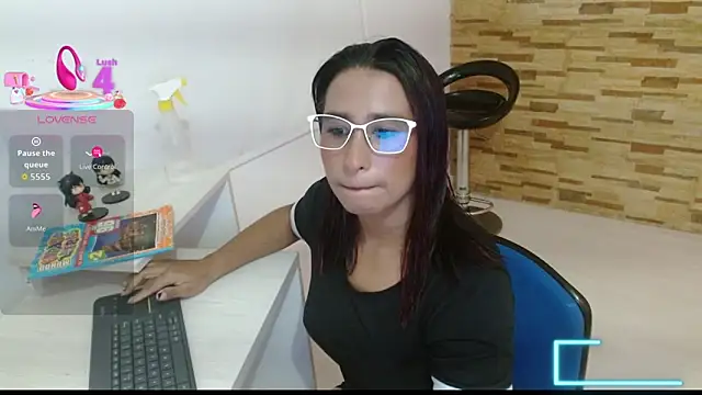 Snapshot of mrskatty chatting on September 2025 11:37:02 AM mrskatty online show from September 2025 11:37:02 AM