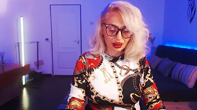 beauty chl0e online show from December 2024 08:18:01 PM