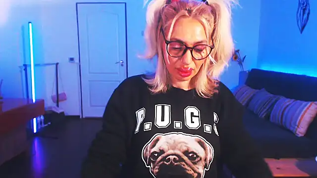 beauty chl0e online show from January 2025 09:18:01 PM