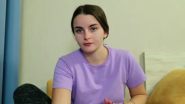 Snapshot of Miss_Arwen chatting on April 2026 04:48:02 PM Miss Arwen online show from April 2026 04:48:02 PM