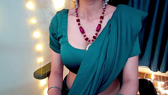 sassysonia online show from February 2026 06:37:02 PM