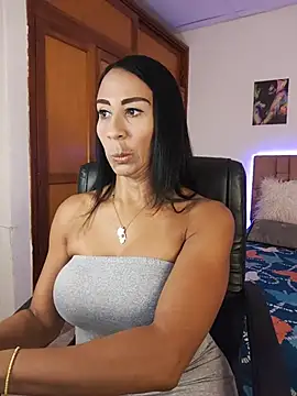 Snapshot of charlotte_bayron02 chatting on June 2026 02:00:01 AM charlotte bayron02 online show from June 2026 02:00:01 AM