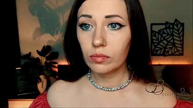 Snapshot of MissBeverlyMills chatting on December 2024 12:55:02 PM MissBeverlyMills online show from December 2024 12:55:02 PM