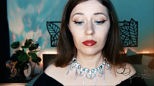 Snapshot of MissBeverlyMills chatting on January 2025 06:54:02 PM MissBeverlyMills online show from January 2025 06:54:02 PM