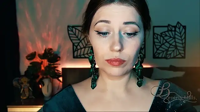 Snapshot of MissBeverlyMills chatting on January 2025 06:14:02 PM MissBeverlyMills online show from January 2025 06:14:02 PM