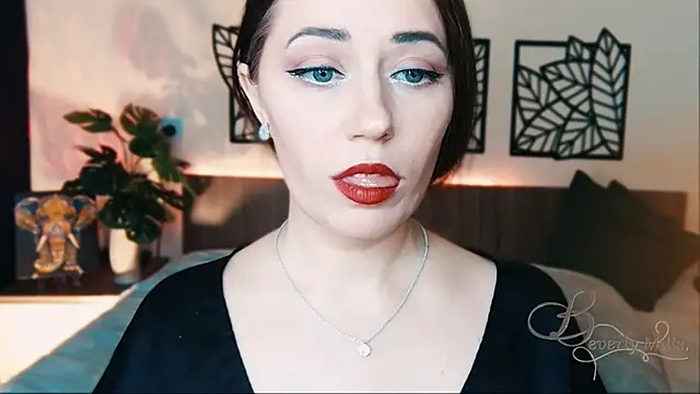 Snapshot of MissBeverlyMills chatting on February 2025 11:01:02 AM MissBeverlyMills online show from February 2025 11:01:02 AM