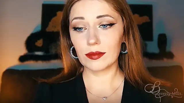 Snapshot of MissBeverlyMills chatting on September 2025 07:04:02 PM MissBeverlyMills online show from September 2025 07:04:02 PM