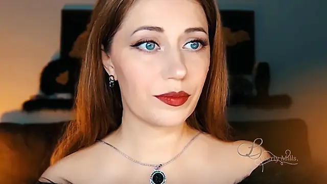 Snapshot of MissBeverlyMills chatting on October 2025 04:54:01 AM MissBeverlyMills online show from October 2025 04:54:01 AM