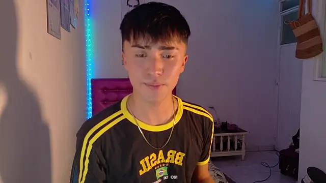 santi-fabulous online show from December 2025 03:01:02 AM