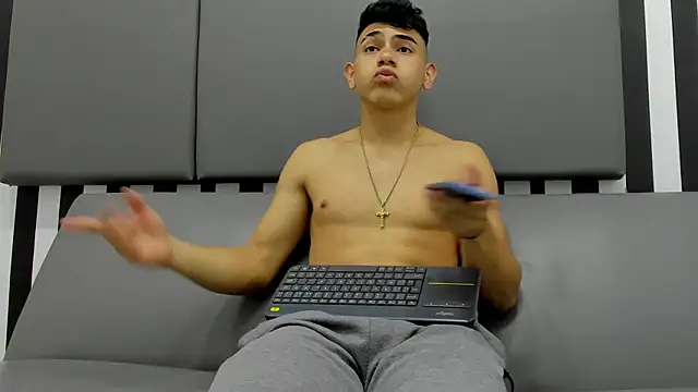 andrew rose  online show from January 2025 03:33:02 AM