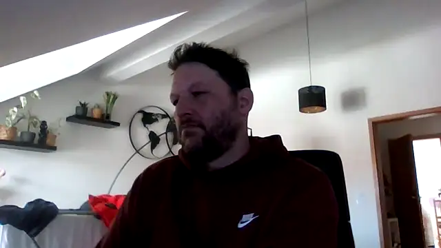 Snapshot of BennyLommy chatting on April 2026 08:29:02 AM BennyLommy online show from April 2026 08:29:02 AM
