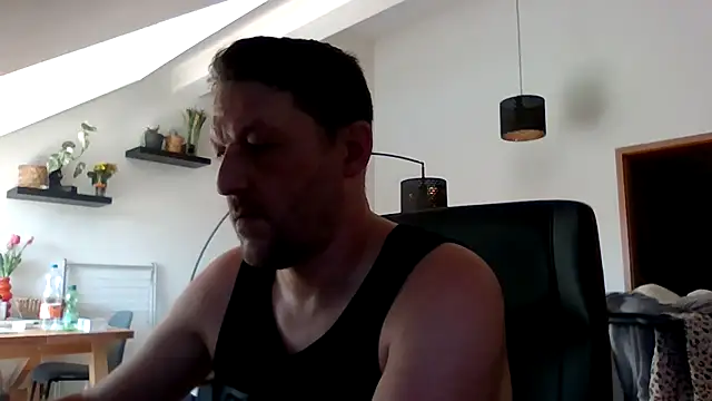 Snapshot of BennyLommy chatting on June 2026 12:22:01 PM BennyLommy online show from June 2026 12:22:01 PM