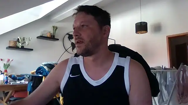 Snapshot of BennyLommy chatting on August 2026 08:38:01 AM BennyLommy online show from August 2026 08:38:01 AM
