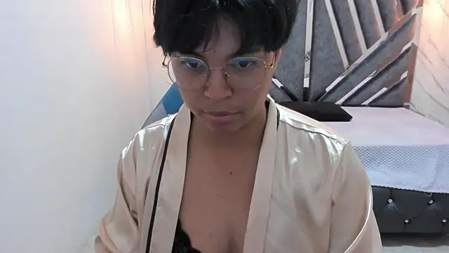 Emmapark  online show from February 2025 06:48:01 PM