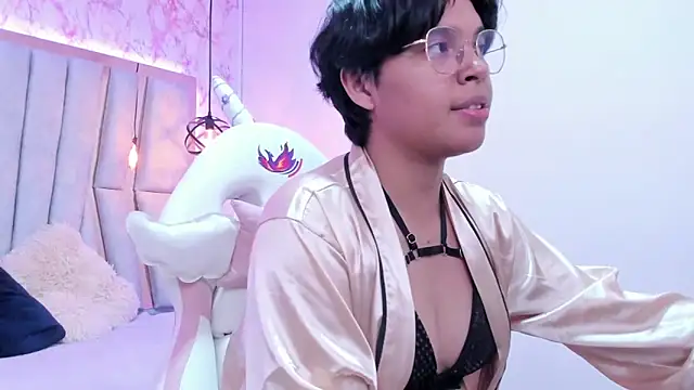 Emmapark  online show from March 2025 10:53:01 PM