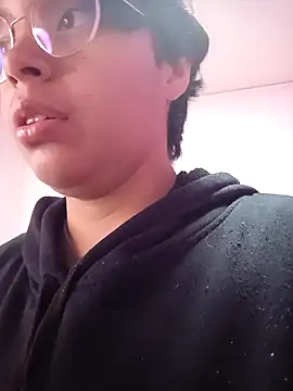 Emmapark  online show from March 2025 06:44:02 PM