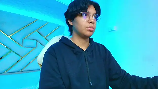 Emmapark  online show from March 2025 11:28:02 AM