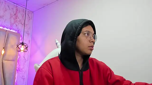 Emmapark  online show from March 2025 11:16:01 AM