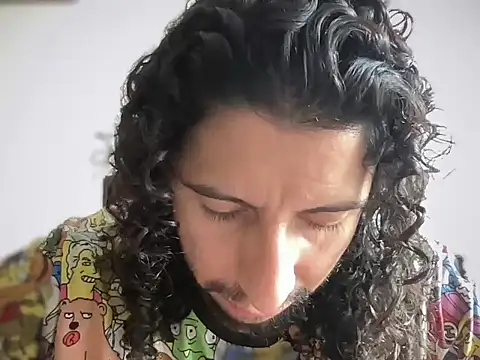 Snapshot of littlelatinhunter chatting on March 2026 07:31:01 PM littlelatinhunter online show from March 2026 07:31:01 PM