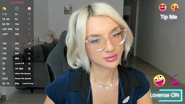 LovelyBianca online show from December 2025 11:45:01 PM