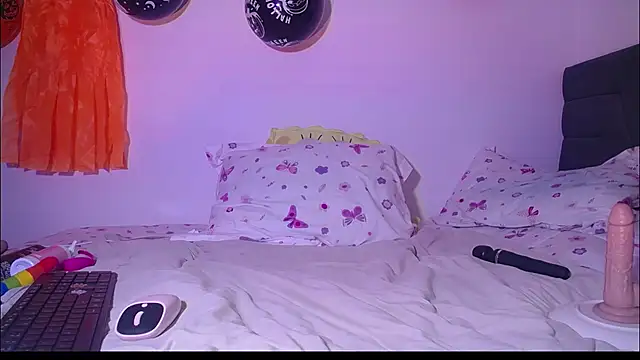 Yinn Silver online show from October 2025 03:53:01 AM