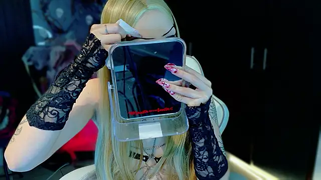 Madison Jackson online show from November 2025 10:08:01 PM