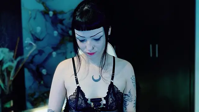 Madison Jackson online show from November 2025 10:31:01 PM