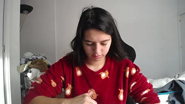 Snapshot of Contantin_helena chatting on December 2025 10:57:01 AM Contantin helena online show from December 2025 10:57:01 AM