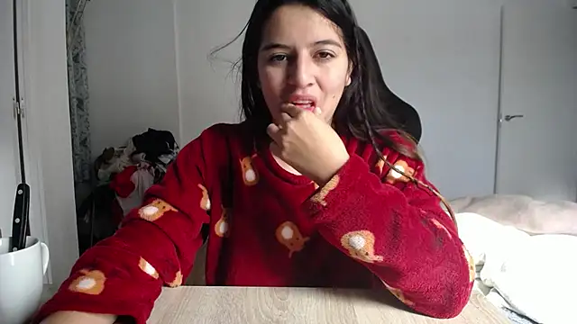 Snapshot of Contantin_helena chatting on December 2025 10:24:02 AM Contantin helena online show from December 2025 10:24:02 AM