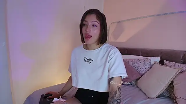 Giaa Ross online show from February 2025 02:52:01 PM