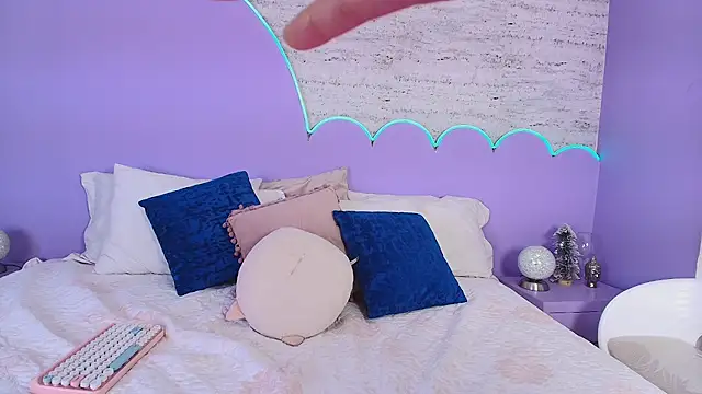 Giaa Ross online show from February 2026 07:40:01 PM