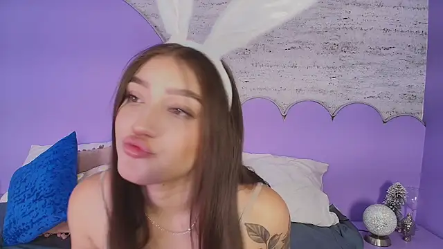 Giaa Ross online show from April 2026 07:47:02 PM