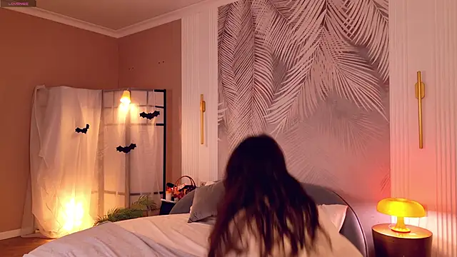 Miley Smile online show from November 2025 05:09:01 AM