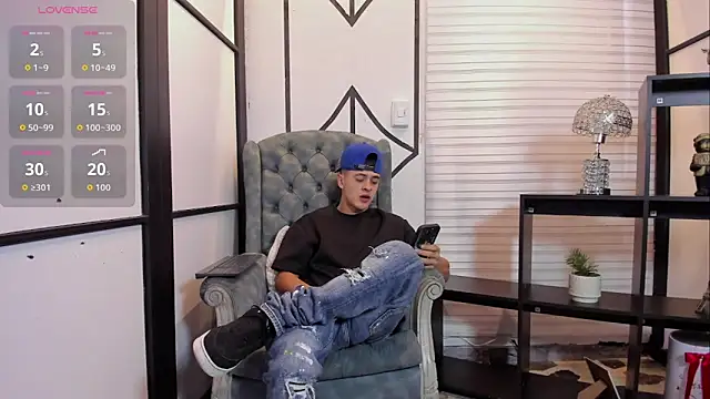 JuniorMorris  online show from September 2025 09:53:01 PM