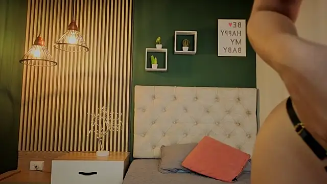 Snapshot of madison_little_ chatting on September 2025 04:50:02 PM madison little online show from September 2025 04:50:02 PM